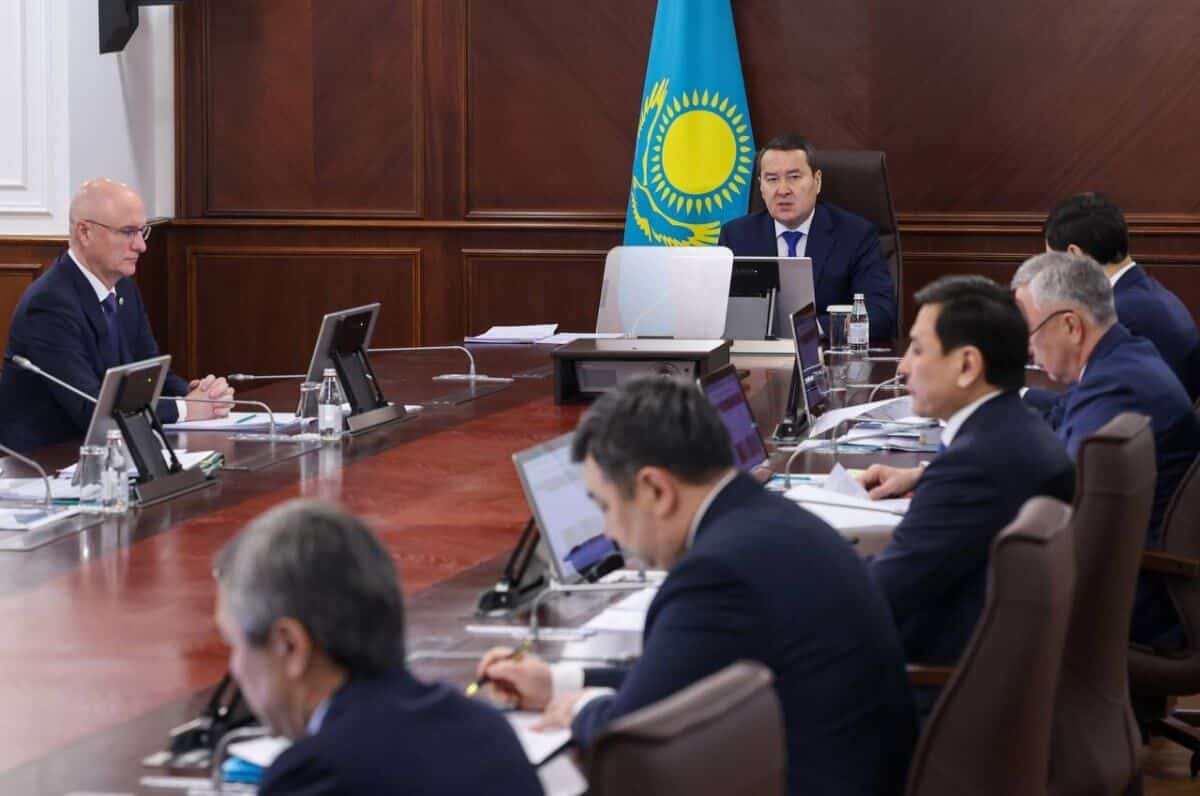 Кто из чиновников хуже всего справился с решением проблем населения, озвучил Смаилов