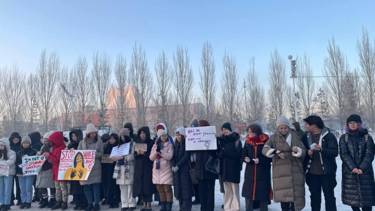 Хватит считать нас мясом – в Астане прошёл митинг за права женщин