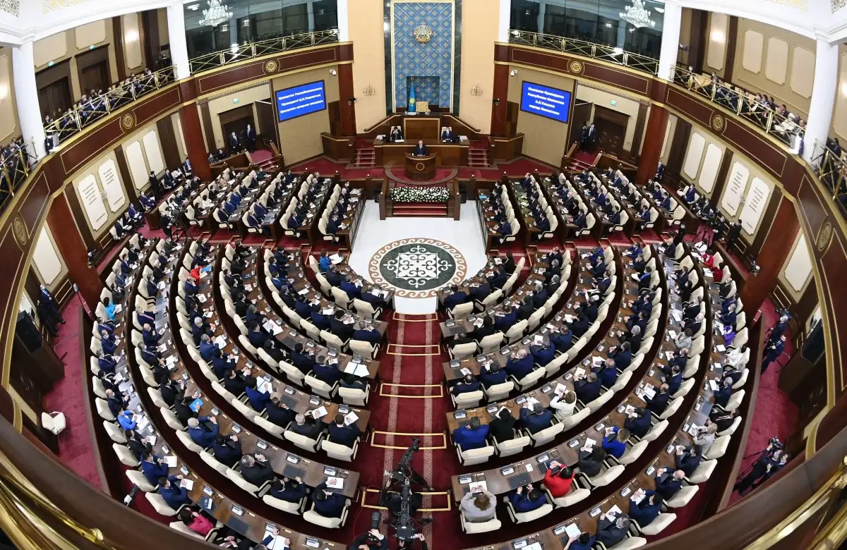 Сколько Казахстан потратит на содержание депутатов парламента в 2023 году? (ВИДЕО)