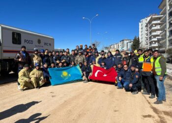 Тахир Искаков вылетел в пострадавшую от землетрясения Турцию в первом эшелоне спасателей.