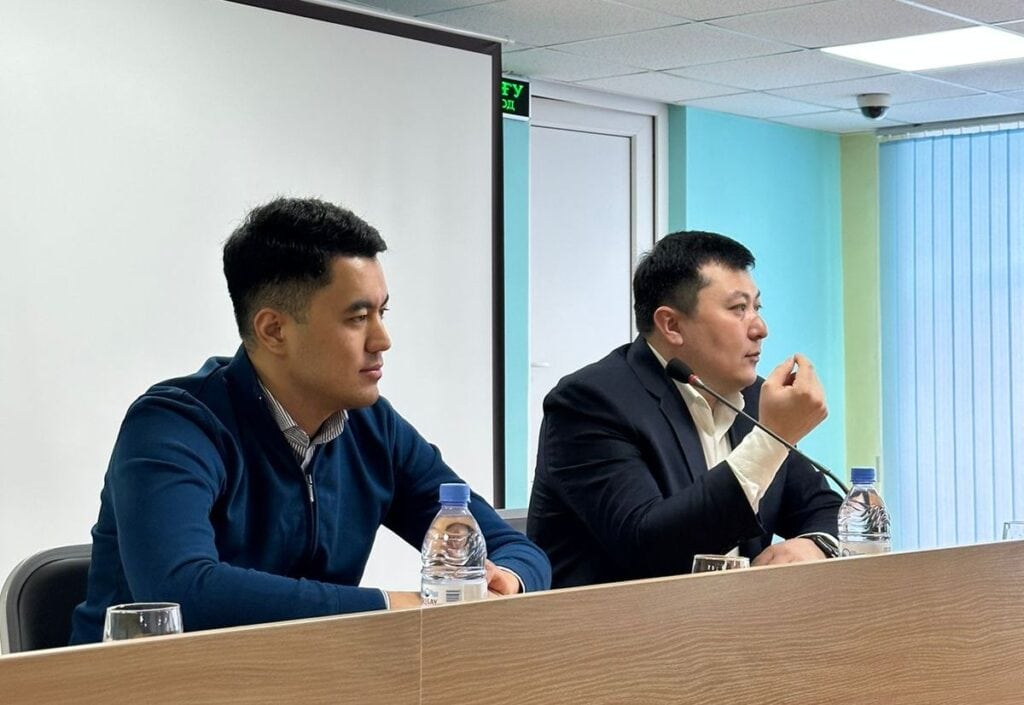 Кандидаты в депутаты Северо-Казахстанского областного маслихата по партийному списку Сакен Амрин и Биржан Худайбергенов