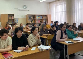 Аманатовцы обсудили проблемы Петропавловска с коллективом школы №14