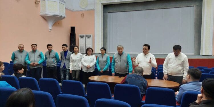 Кандидаты от партии "AMANAT" встретились с коллективом театра имени С. Кожамкулова в Жезказган