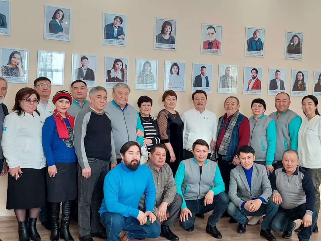 Кандидаты от партии "AMANAT" встретились с коллективом театра имени С. Кожамкулова в Жезказган