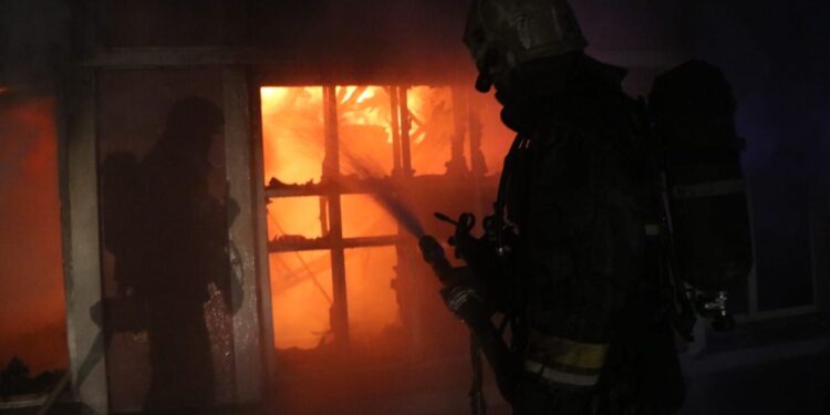 Близнецы задохнулись при пожаре в Костанайской области