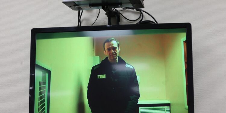Навальному грозит пожизненное заключение по делу о терроризме