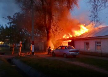 Три обгоревших тела нашли после пожара в Уральске