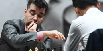 «Обезьяной с гранатой» и «дергунчиком» назвали Яна Непомнящего в Федерации шахмат России