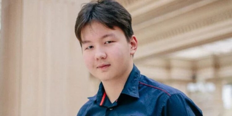 15-летний школьник сенсационно выиграл на международном турнире по шахматам в Астане