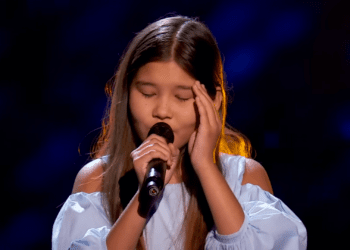 Девочка из Казахстана впечатлила зрителей и судей на шоу "Голос дети" в Испании