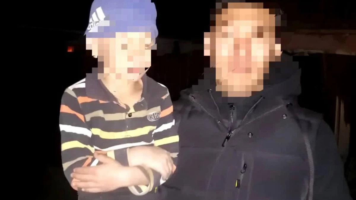 Двоих малышей нашли живыми полицейские в разных регионах Казахстана
