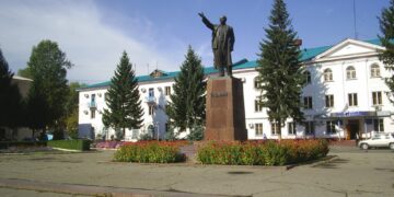 1,5 млн тенге потратят на ремонт памятника Ленину в ВКО