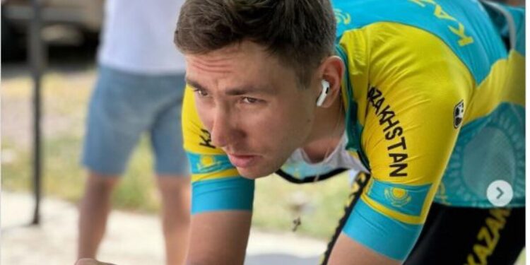 Казахстанец стал лучшим в международной велогонке в Ташкенте