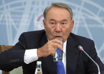 Штат канцелярии Назарбаева сократили, финансирование урезали – Маулен Ашимбаев