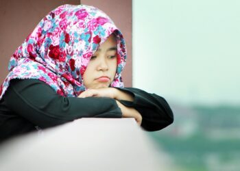 Казахстанским блогерам предлагают надеть хиджабы за деньги