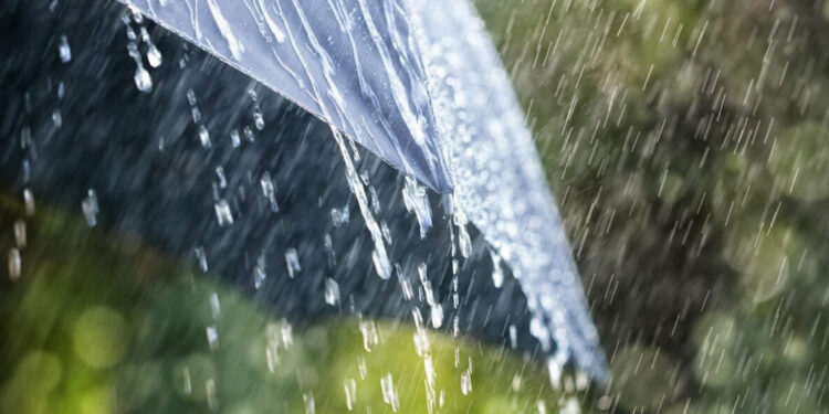 Град и дождь: штормовое предупреждение от синоптиков на 22 мая