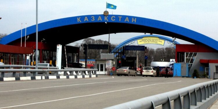 Казахстан начал борьбу с параллельным ипортом - российские СМИ