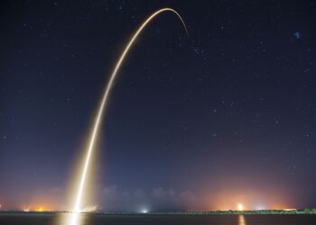 SpaceX запустила на орбиту еще 56 спутников Starlink