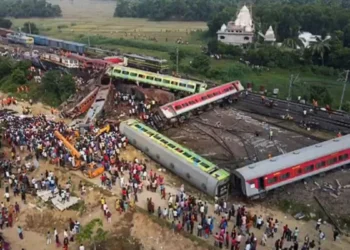 Железнодорожная катастрофа в Индии: почти 300 человек погибли