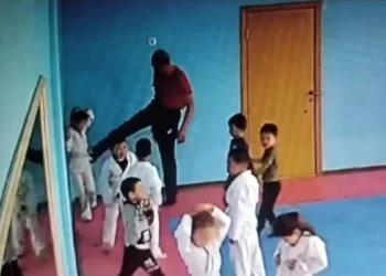 Пытался наказать непослушных детей: тренер из Есика публично извинился