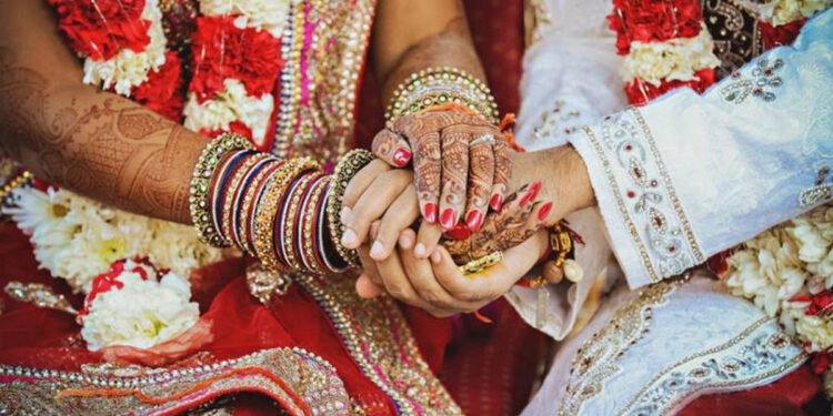 Молодожены скончались от разрыва сердец в первую брачную ночь в Индии