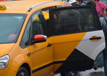 Пассажирка обокрала таксиста в Астане