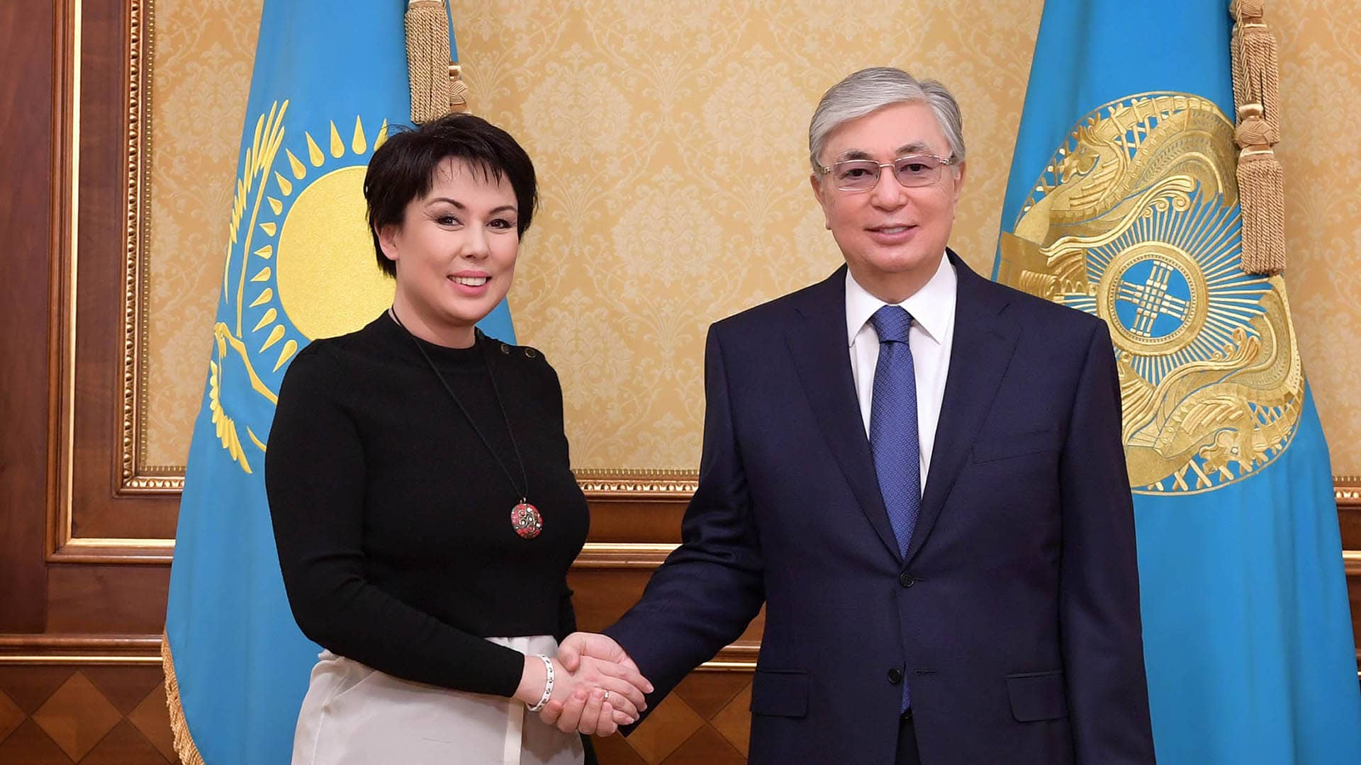 Токаев лишил Аружан Саин должности детского омбудсмена