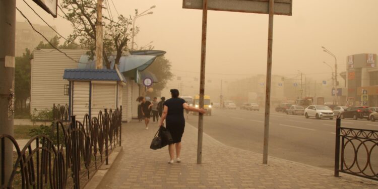 Жара, дожди и пыльная буря: какая погода ожидается в Казахстане