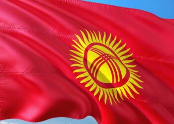 Изменить государственный флаг предлагают в Кыргызстане