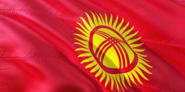 Изменить государственный флаг предлагают в Кыргызстане