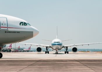 Самолёт из Тель-Авива с казахстанцами на борту приземлился в Алматы